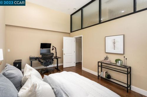 296 1 St, Benicia CA 94510-3553 exterior