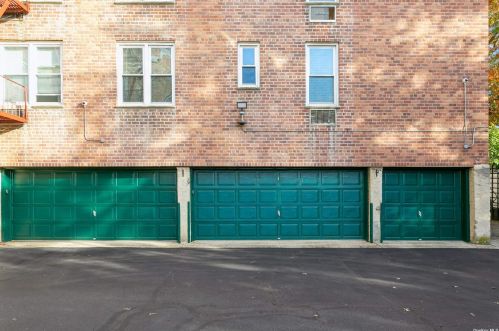 504 Merrick Rd, Lynbrook, NY 11563-2339