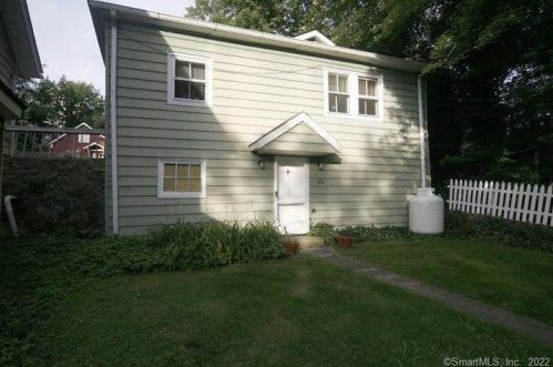 57 Smith Ridge Rd, New Canaan CT  06840-4143 exterior