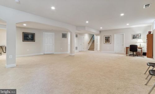 8373 Pedigrue Ct, Gainesville VA  20155-3240 exterior