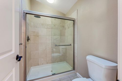 907 Kingwood St, Santa Rosa CA  95401-6509 exterior