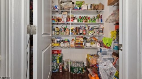 38 Walnut St, Little Falls NJ  07424-1402 exterior