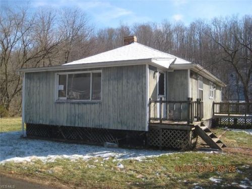 5928 Stinewood Dr, Howenstein, OH 44626-9537