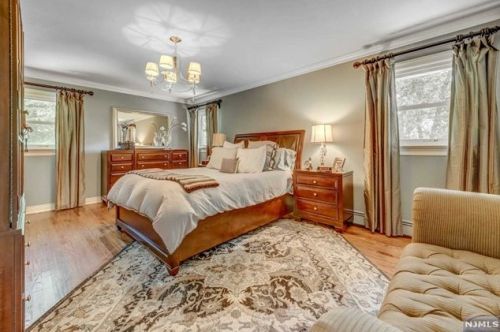 432 Hillside Ave, Allendale NJ  07401-1113 exterior