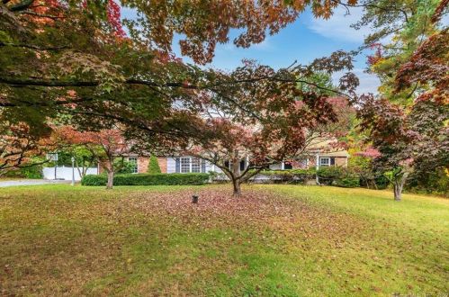 87 Russet Rd, Stamford, CT 06903-1826