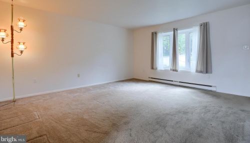 138 Irene Ave, Ephrata PA  17522-2168 exterior