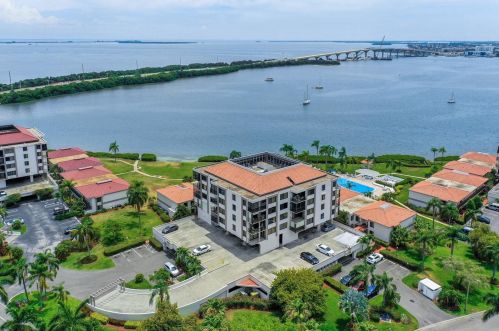 6357 Bahia Del Mar Blvd, Saint Petersburg, FL 33715-2391