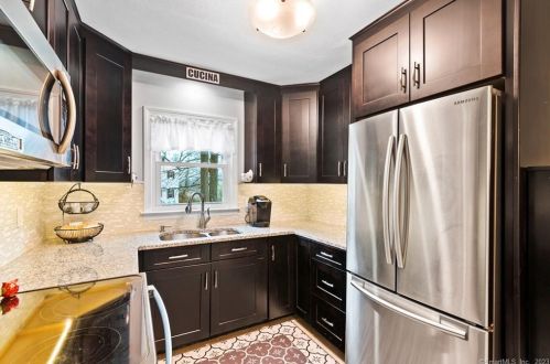 17 River Ln, Deep River CT  06417-1924 exterior