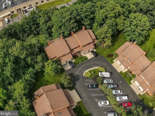 352 Winding Way, Norristown PA  19406-2633 exterior