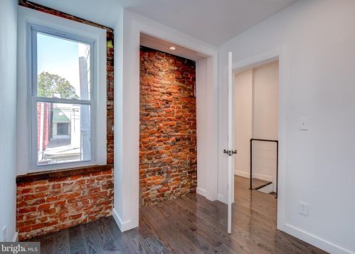121 Mercy St, Philadelphia PA  19148-2613 exterior