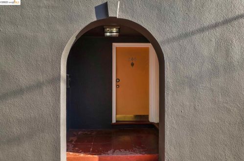 544 Glenview Ave, Oakland, CA 94610-2214