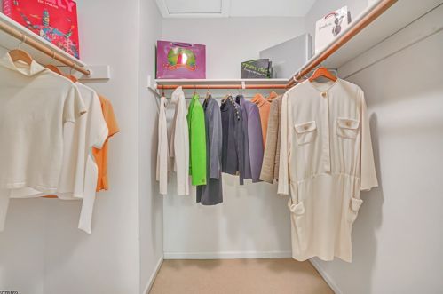 20 Four Oaks Rd, Bedminster NJ  07921-2048 exterior