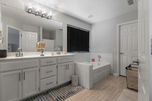 6501 Kenbridge St, Elk Grove CA  95758-6313 exterior