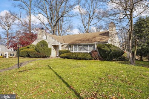 221 Lexington Ave, Pittsburgh, PA 15215-3220