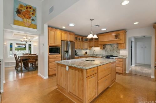 1539 Avolencia Dr, Fullerton CA 92835-3717 exterior