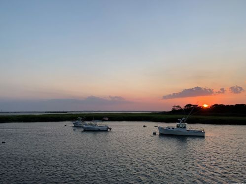 429 Cross Bay Blvd, Far Rockaway, NY 11693-1056