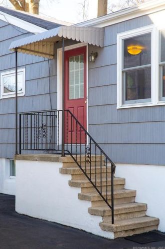 16 Visconti St, Norwalk CT  06851-4033 exterior