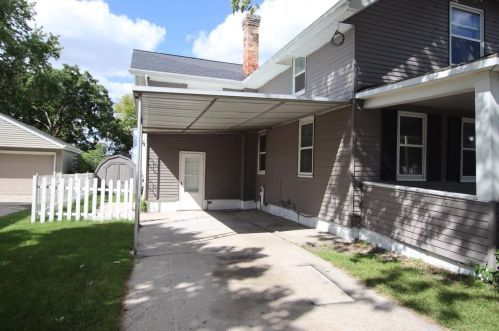736 12th St, Manitowoc WI  54220-3203 exterior