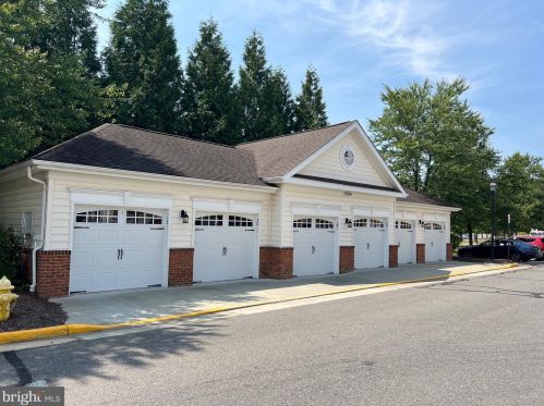 15201 Royal Crest Dr, Haymarket VA  20169-6207 exterior