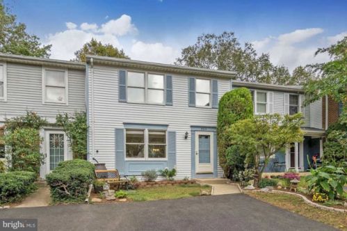 9810 Tara Ct, Springfield, VA 22015-3124