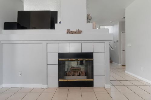 6501 Kenbridge St, Elk Grove CA  95758-6313 exterior