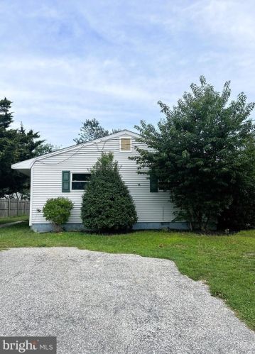 15 Hamilton Dr, Somers Point, NJ 08244-1617