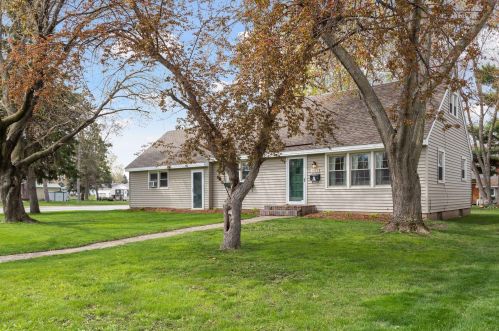 968 Scott St, Prior Lake, MN 55379-2419