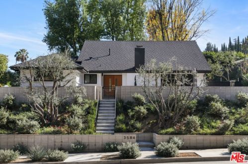 3584 Sepulveda, Van Nuys CA 91402-4305 exterior