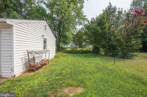 13 Beverly Pl, Wilmington DE  19809-2901 exterior