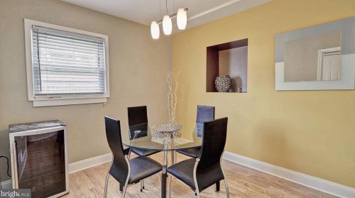 7127 Roosevelt Ave, Falls Church VA  22042-1623 exterior