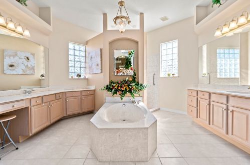 2044 Morningside Blvd, Fort Pierce FL 34952-8821 exterior