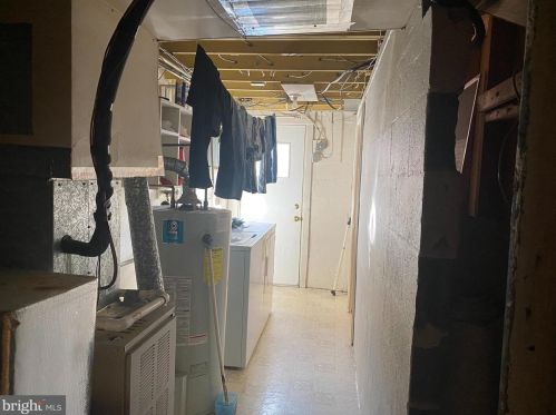 2435 Brookwood St, Harrisburg PA 17104-2112 exterior