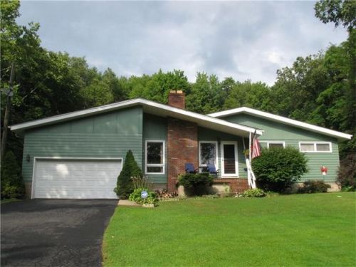 752 River Rd, Greenville, PA 16125-8330