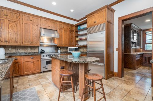 2359 Wahl Ave, Milwaukee WI 53211-3826 exterior