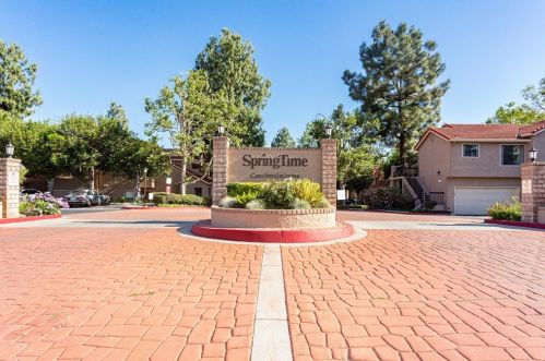 2360 Archwood Ln, Simi Valley, CA 93063-6136