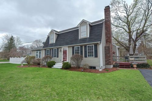 12 Morse Ave, Millis, MA 02054-1274