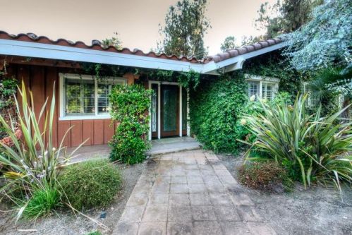 9897 Bunkerhill Dr, Fresno, CA 93720-1308