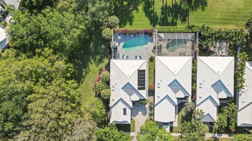 966 Bear Island Cir, West Palm Beach FL  33409-2062 exterior