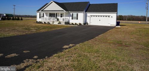 2 Highland Dr, Seaford DE  19973-4827 exterior