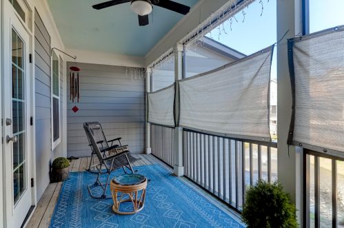 136 Slipper Shell Ct, Mount Pleasant SC  29464-6721 exterior