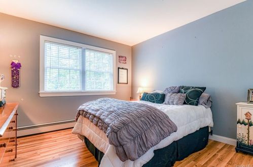 70 Iron Mountain Rd, Warwick NY  10990-3307 exterior