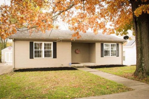 1208 Pleasant St, Paris, KY 40361-1742