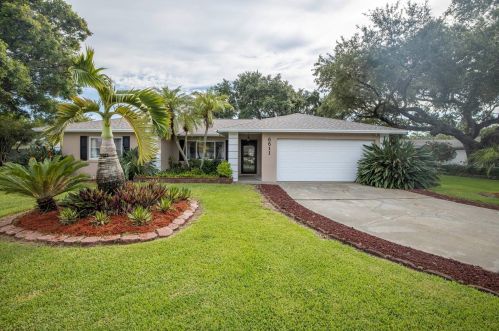 6611 Woodland Blvd, Pinellas Park, FL 33781-4927