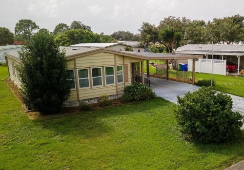 2827 Manatee Rd, Tavares, FL 32778-4855
