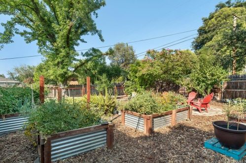 2584 White Ave, Chico CA  95973-0621 exterior