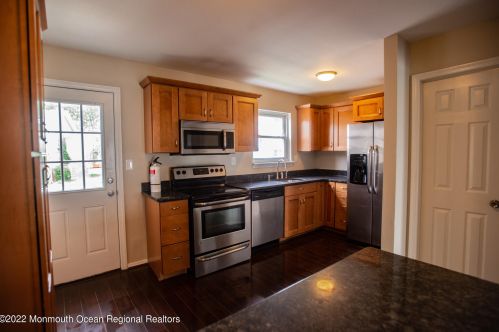 8 Primrose Ln, Bricktown NJ  08724-1430 exterior