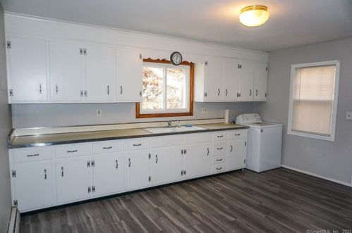 11 Fall St, Derby CT  06418-1252 exterior