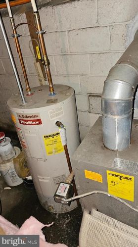 918 Parkside Ave, Trenton NJ  08618-2827 exterior