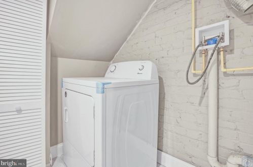 2013 Naylor Rd, Washington DC  20020-6807 exterior