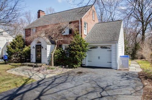70 Prospect St, Bloomfield, CT 06002-3055